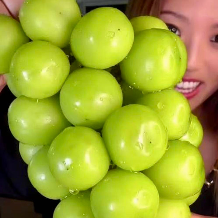 Premium Korean Shine Grapes (1Kg)