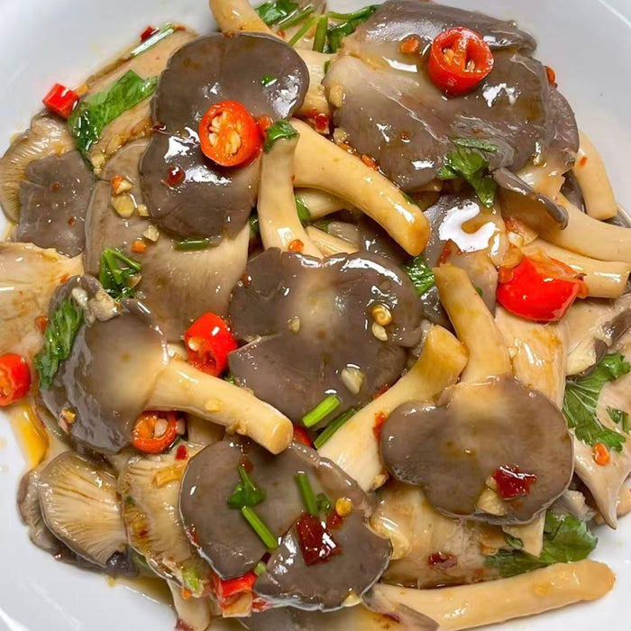 BC Local Farm Fresh Selection – Shiitake, Oyster Mushroom & Yellow Chives
