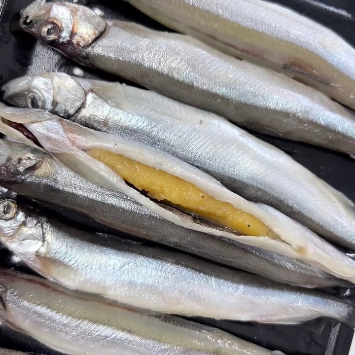 Frozen Capelin (Smelt) – Full of Roe, 9kg/Box – Wild Caught