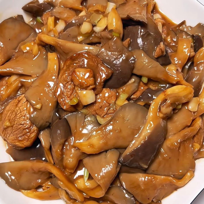 BC Local Farm Fresh Selection – Shiitake, Oyster Mushroom & Yellow Chives