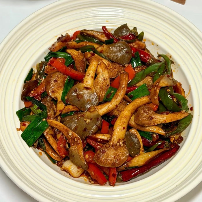 BC Local Farm Fresh Selection – Shiitake, Oyster Mushroom & Yellow Chives