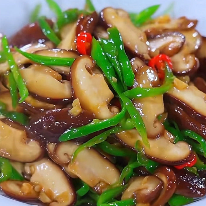 BC Local Farm Fresh Selection – Shiitake, Oyster Mushroom & Yellow Chives