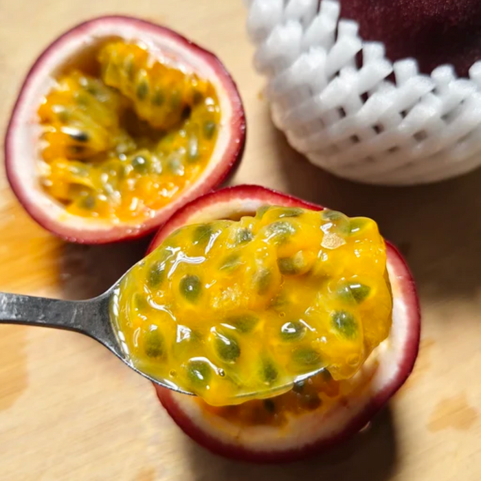 🇯🇵 Okinawan Purple Passion Fruit 沖縄県産パッションフルーツ  1Kg/Box